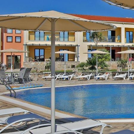 Oasis By The Sea Aparthotel Chiliadou  Buitenkant foto