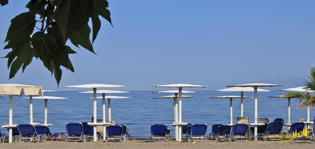 Oasis By The Sea Aparthotel Chiliadou  Buitenkant foto