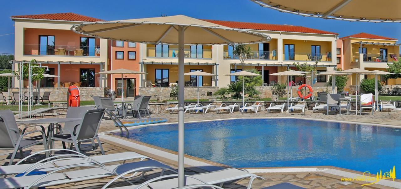 Oasis By The Sea Aparthotel Chiliadou  Buitenkant foto