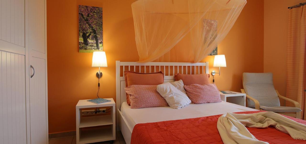 Oasis By The Sea Aparthotel Chiliadou  Buitenkant foto